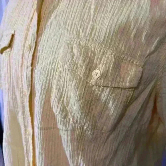 Liz Claiborne Women’s Button Down Lightweight Blouse. Size XL. Light Yellow. - Picture 5 of 7